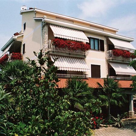 Haus Liliana Hotel Tar-Vabriga Buitenkant foto
