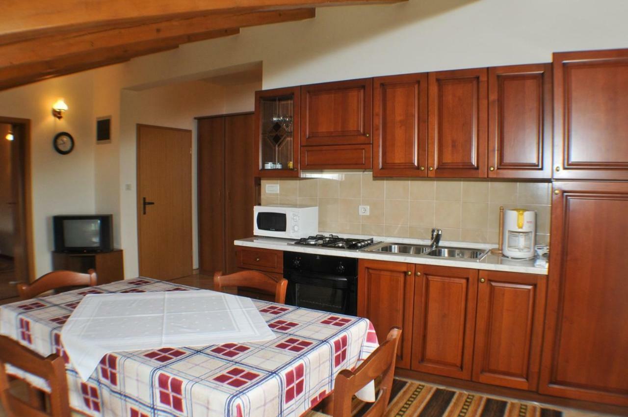 Haus Liliana Hotel Tar-Vabriga Buitenkant foto