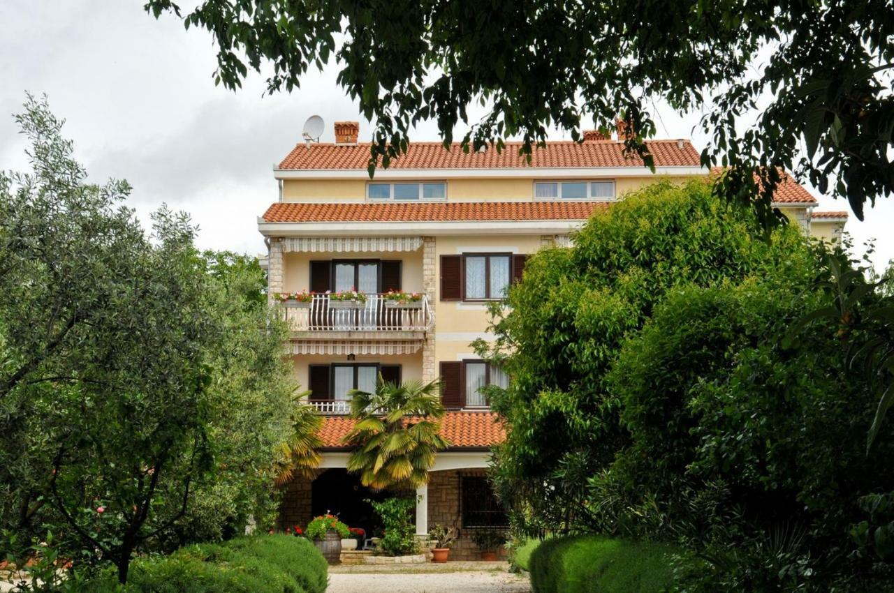 Haus Liliana Hotel Tar-Vabriga Buitenkant foto