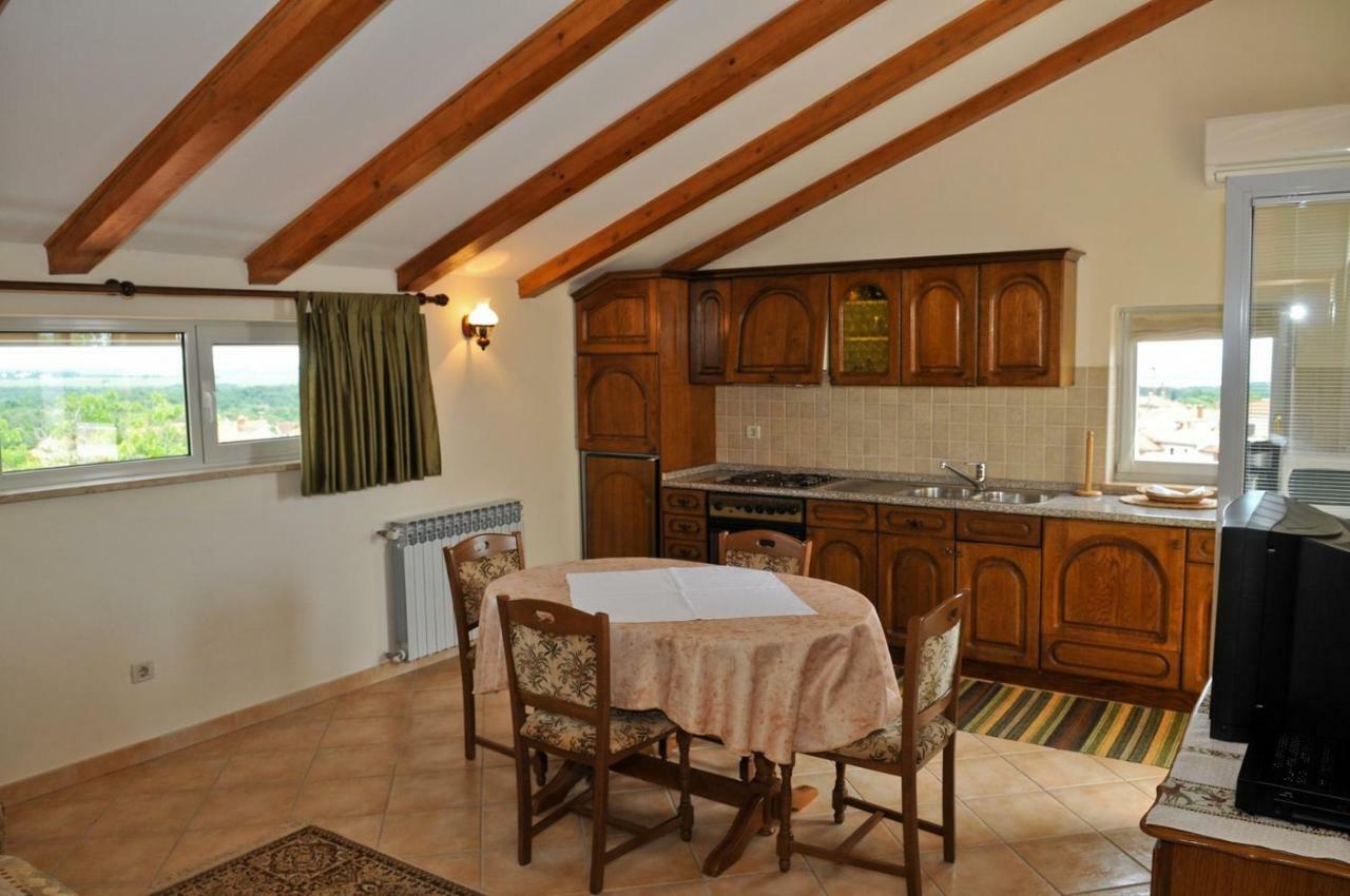 Haus Liliana Hotel Tar-Vabriga Buitenkant foto