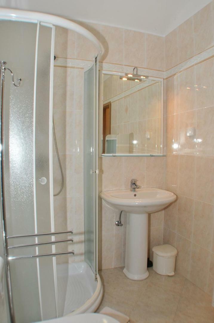 Haus Liliana Hotel Tar-Vabriga Buitenkant foto