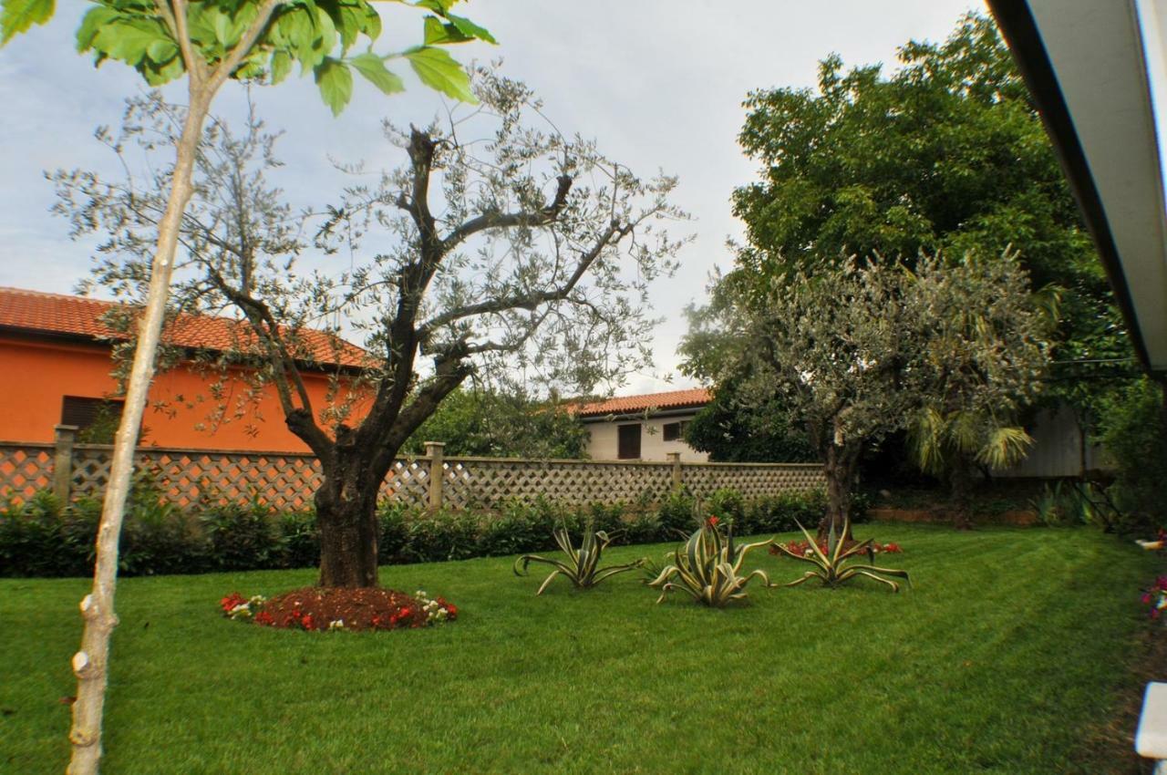 Haus Liliana Hotel Tar-Vabriga Buitenkant foto