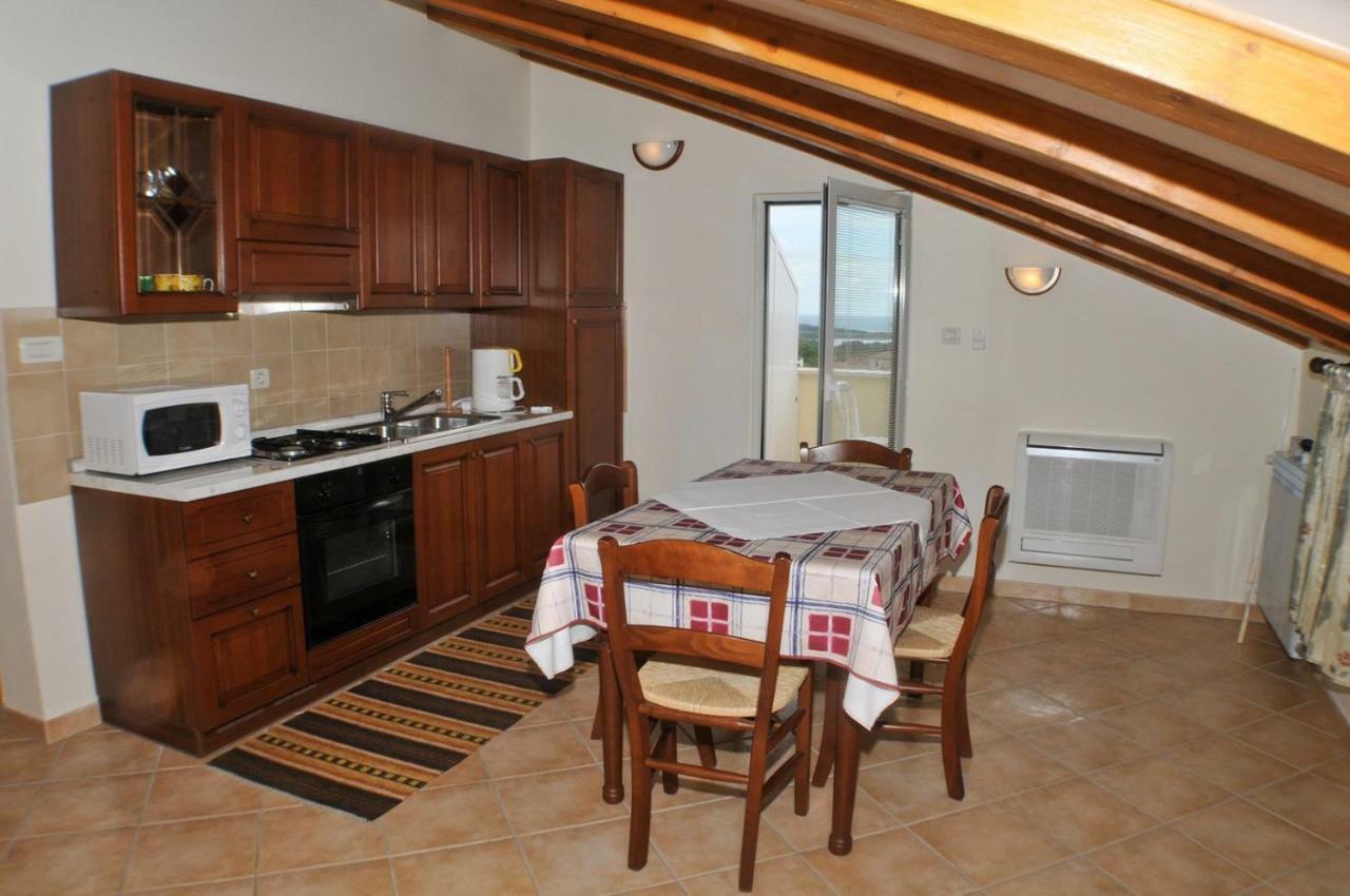 Haus Liliana Hotel Tar-Vabriga Buitenkant foto